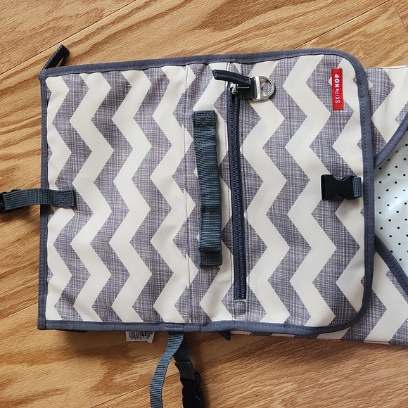 Skip Hop Portable Changing Pad - Picture 9 of 10